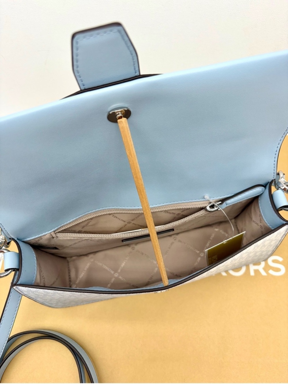 MICHAEL KORS Greenwich
Medium Signature Logo Ombré Shoulder
Bag Crossbody - Picture 5 of 12